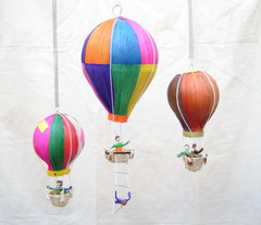 Zinte Hot Air Balloons made with Corn Husks