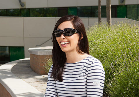 woman wearing 7eye sunglasses