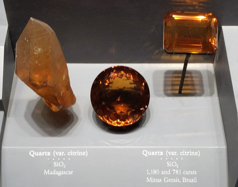 Look at the undiminishible orange of all this Citrine at the Smithsonian! Aren't they wonderful?