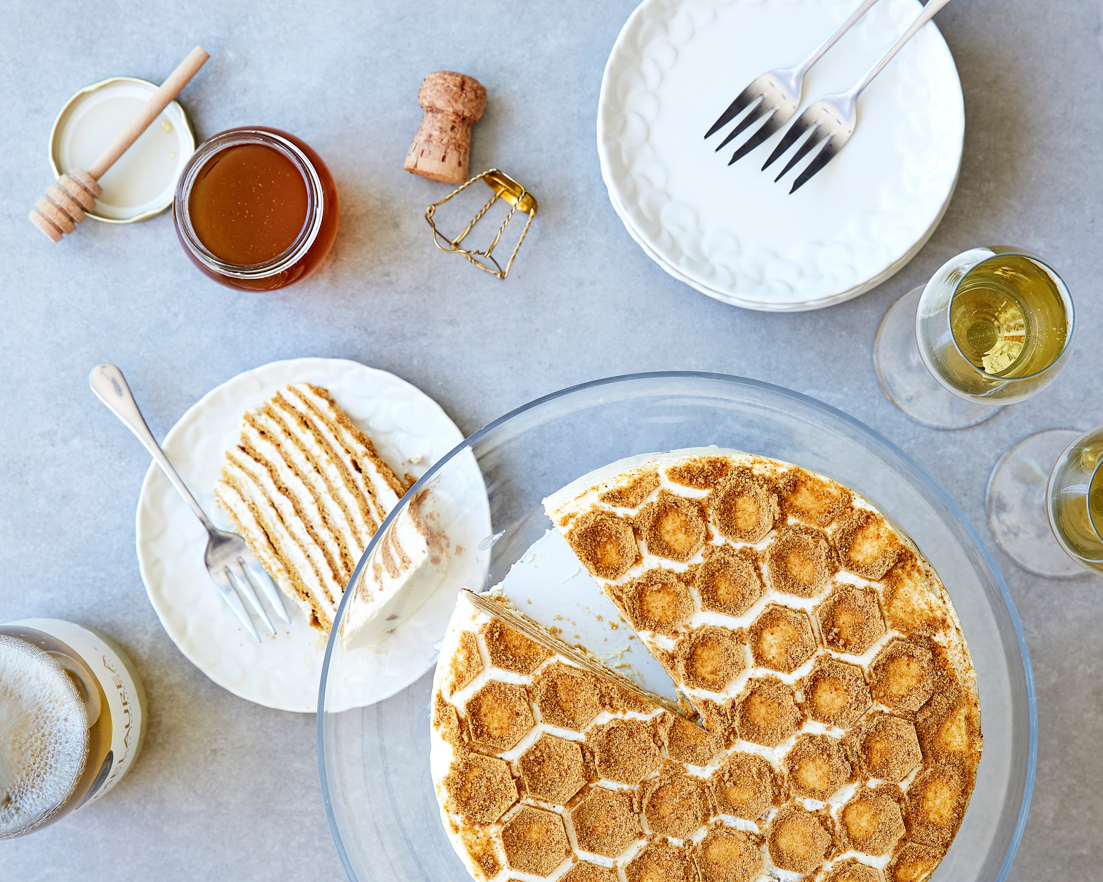 honey-cake-grinding