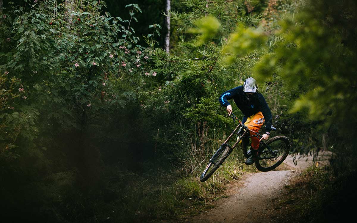 James Crossland Riding Queenstown Bikepark