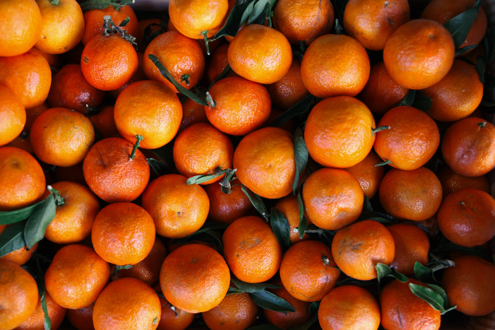 christmas leafy clementines