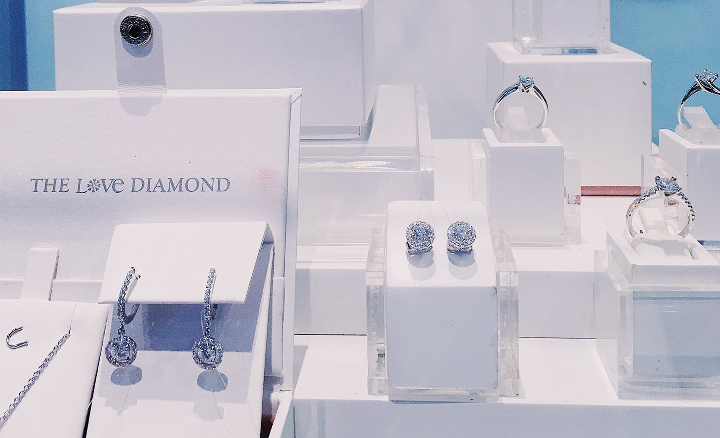 03-suen-jewellers-love-diamond