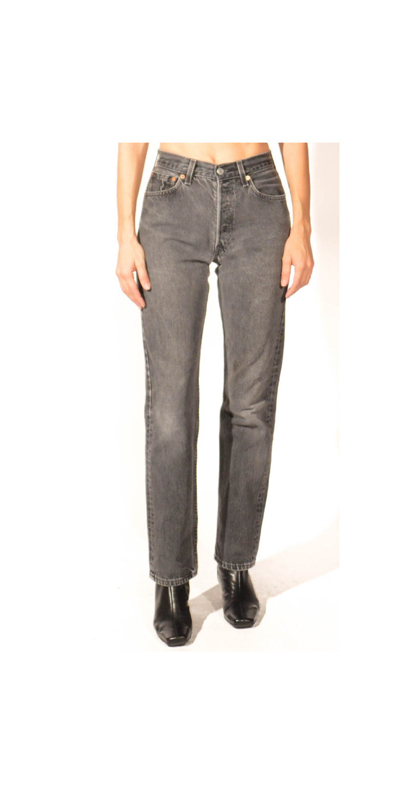 SOLD OUT- Vintage Levis 501 Jeans :Size 28