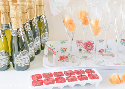 Premier Estates Wine Mini Prosecco Bottles, image credit: Cassiefairy