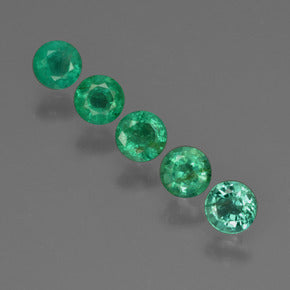 Image of Emerald birthstone. A Gemstone which Elena Brennan uses in her Jewellery designs!