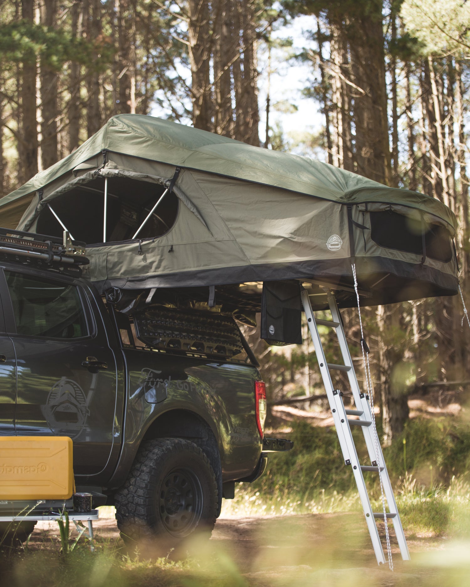 crows-nest-roof-top-tent-green