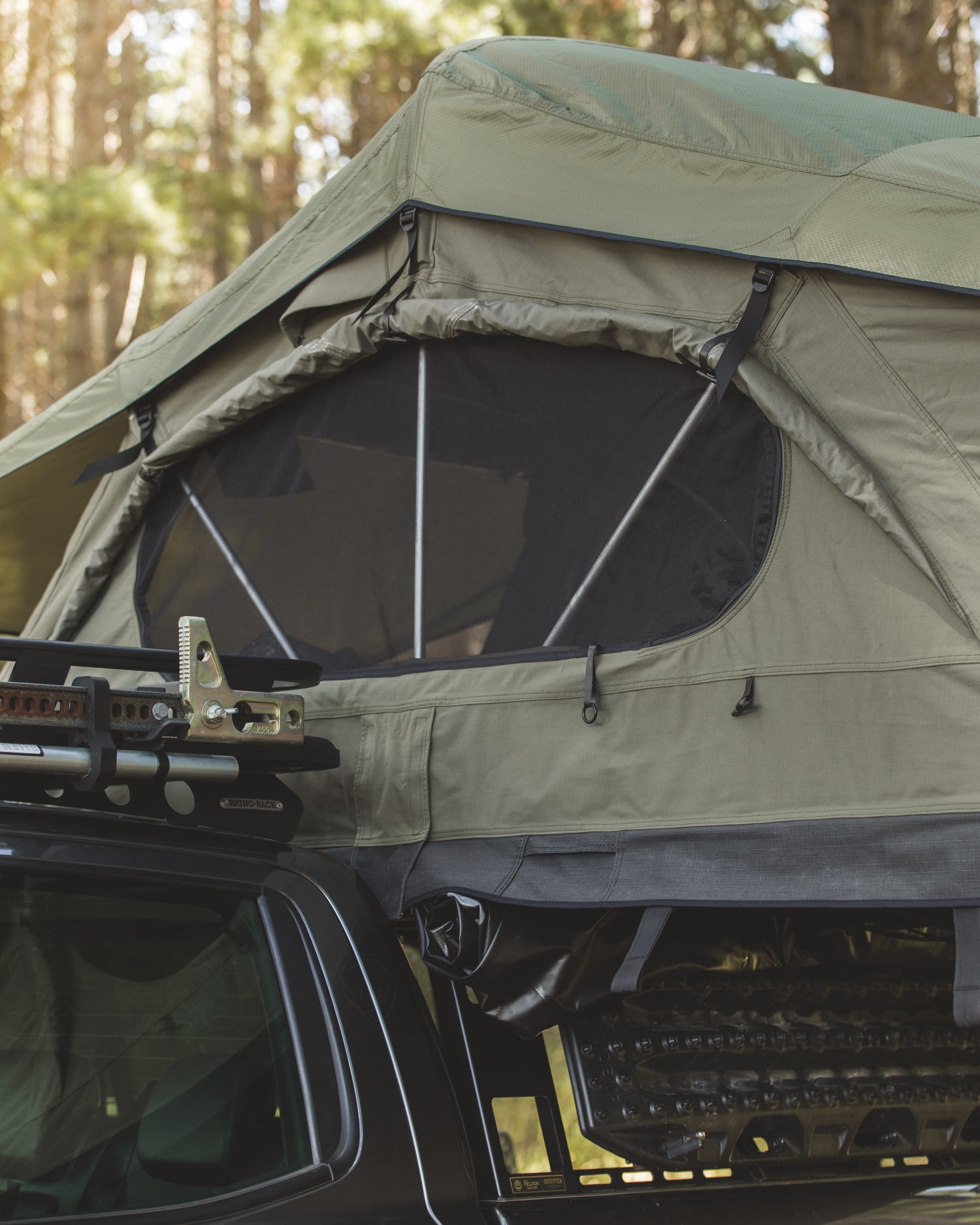 crows-nest-roof-top-tent-green