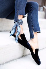 scarf_around_ankle_2