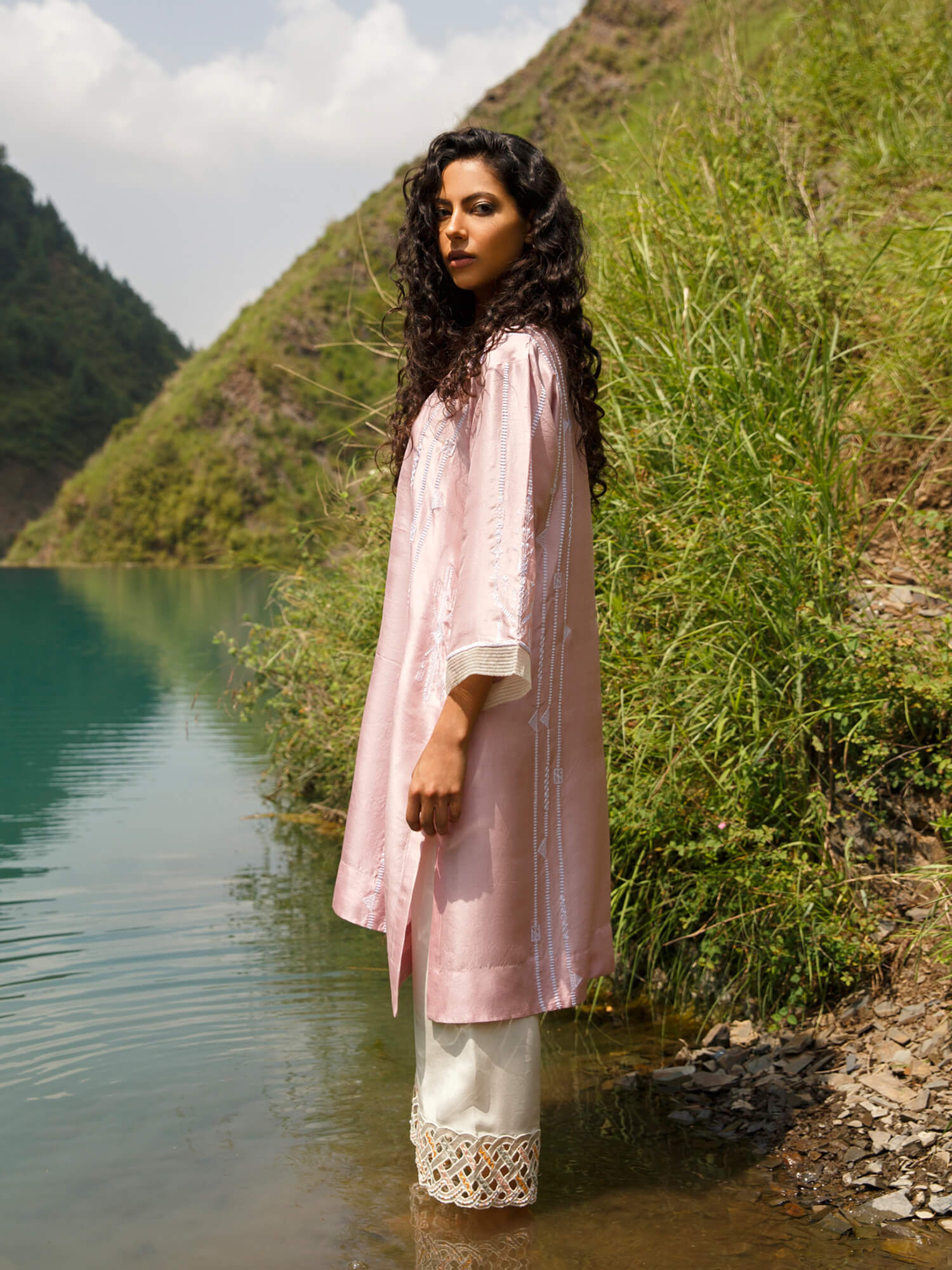 KEENU KURTI. Misha Lakhani