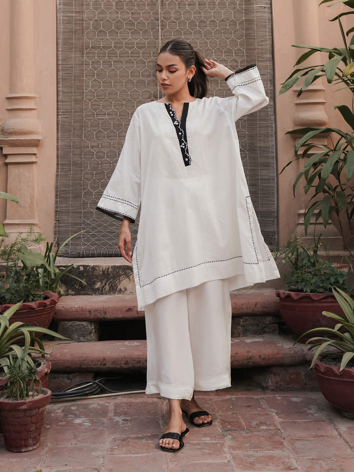 RANIA KURTI - Misha Lakhani