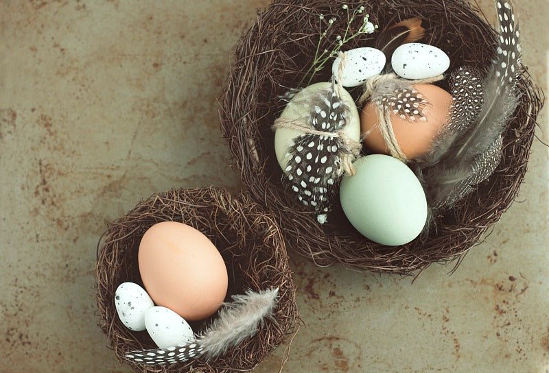 10 DIY natural Easter egg dyes | Easter Egg dyes | DIY egg dyes | Easter basket ideas | Natural Easter | SatsumaDesigns.com #Easter #Easterbunny