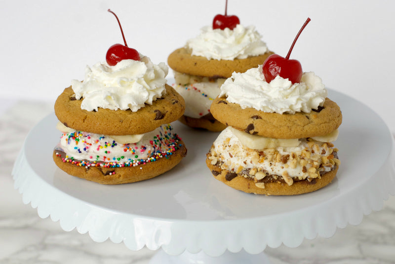 Click through to find out how to make my Banana Split Ice Cream Sandwich Recipe | Summer recipes | Banana split recipe | SatsumaDesigns.com #icecream #dessert