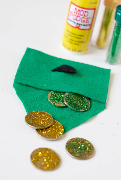 DIY leprechaun gold pouch
