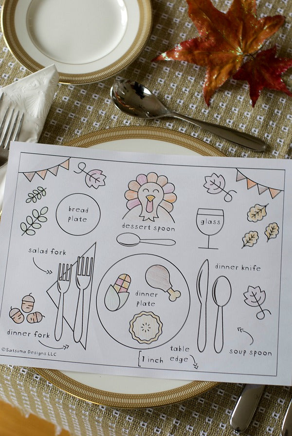 How to set a Thanksgiving Table coloring page | Coloring page teaches children how to set the table for Thanksgiving | Kids can help throughout the holiday season with a little guidance and support | #Thanksgiving #feast #setthetable #manners #howtosetthetable #holidaytable #tablescape #satsumadesigns.com