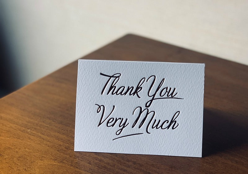How to write a thank you note that gets remembered. Try my easy 5 step formula for an easy to write, no-stress thank you note that will delight. #gratitude #etiquette #thankyou #mannersclass #manners #teacher #satsumadesigns