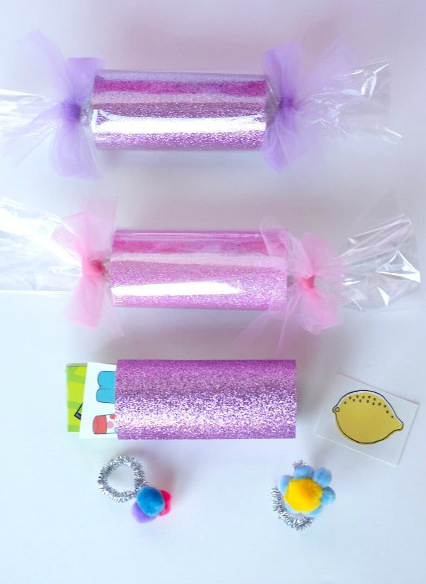 Click through to find out how I turned a toilet paper roll into an adorable sparkle party favor | Party favor ideas | upcycle ideas | birthday party ideas | SatsumaDesigns.com #partyplanning #crafts