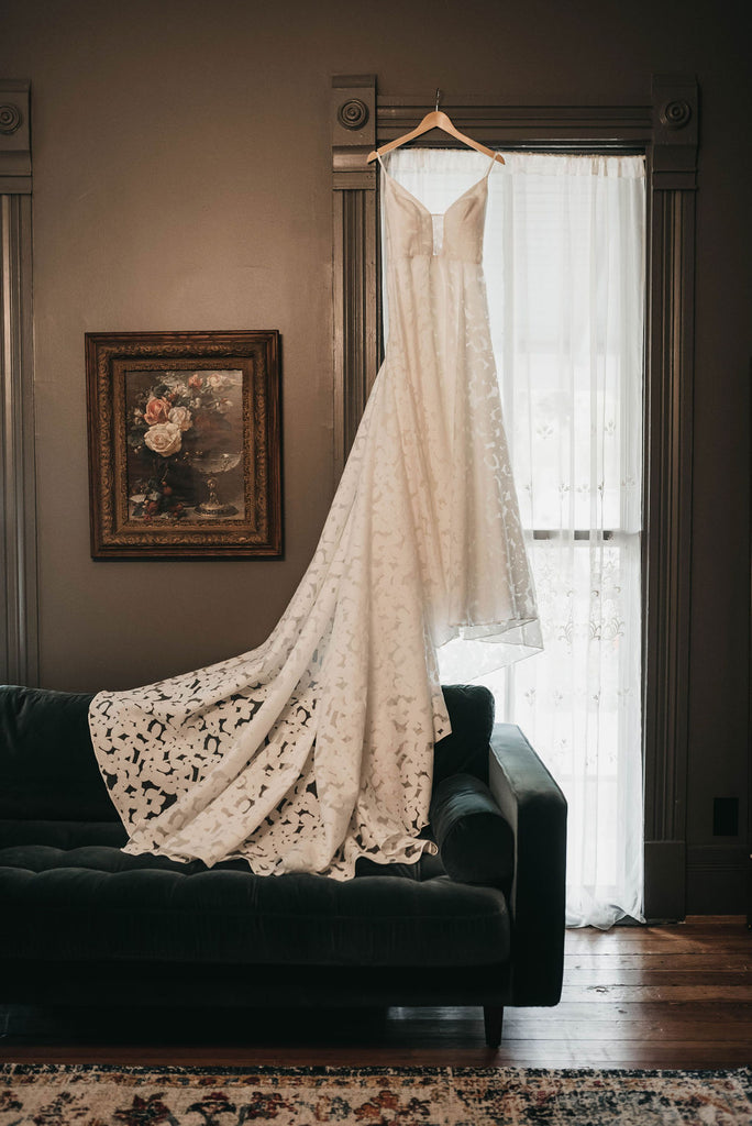 Tennessee elopement unique wedding dress