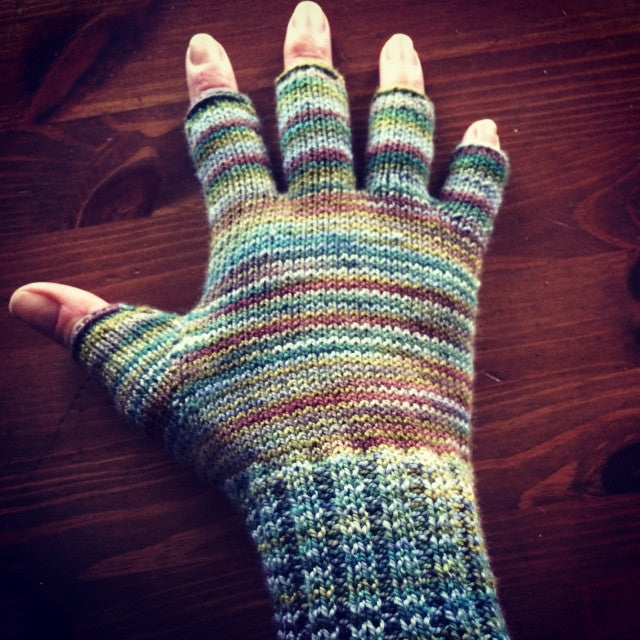 magic fingerless mittens knitting pattern
