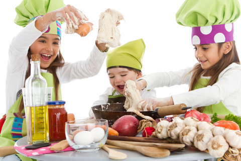 Kids cooking 