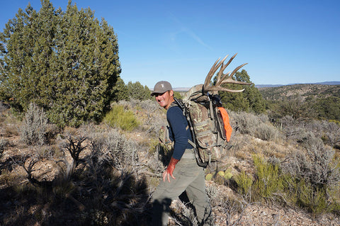 Kevin Passmore hauling out a Mule Deer with the Outdoorsmans Pack!