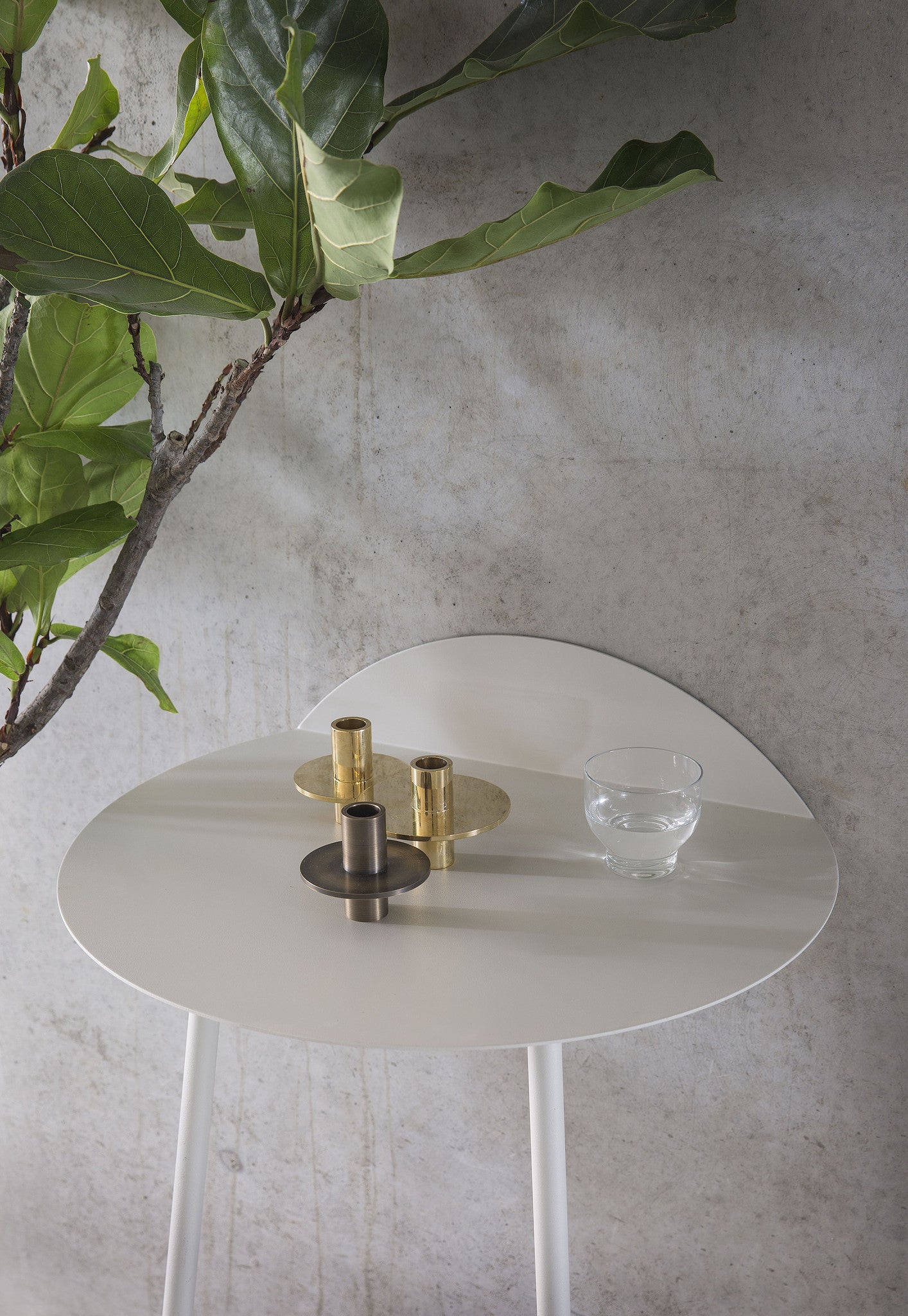 Antipode Candle Holder 02, Bronzed Brass fra Menu