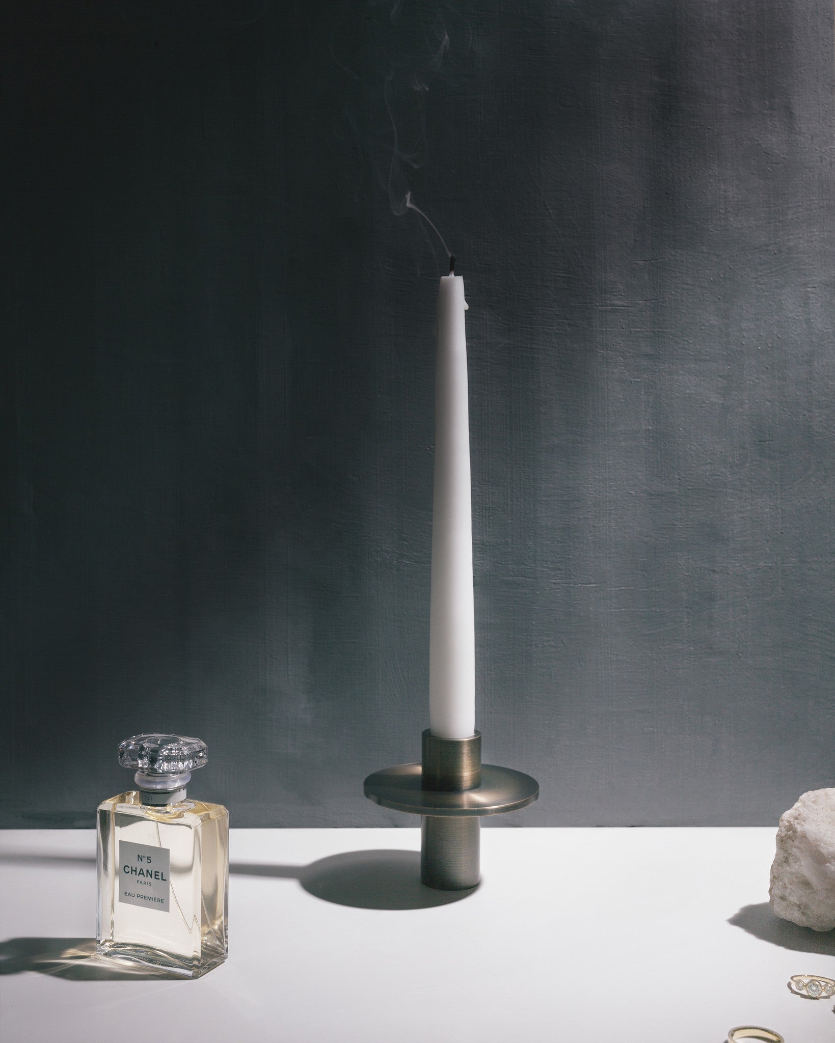 Antipode Candle Holder 02, Mirror Polished Brass fra Menu