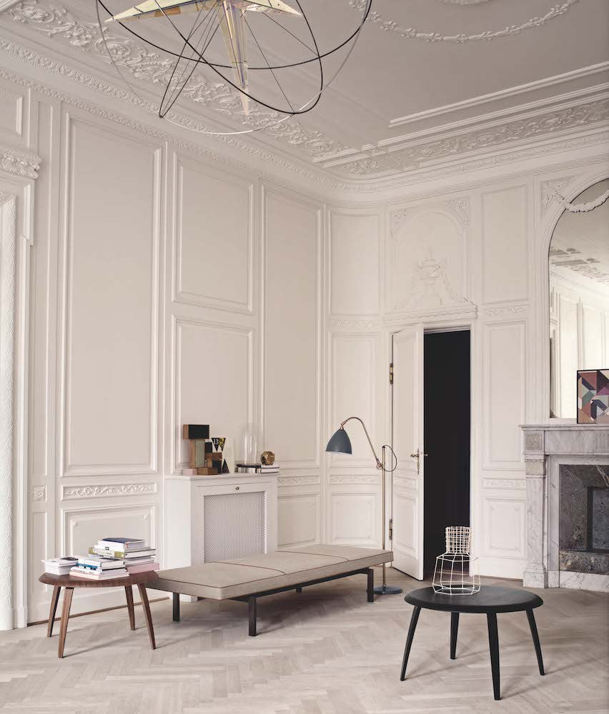 Bestlite BL3 Floor Lamp - Ø16 - Brass Base, Bone China fra GUBI