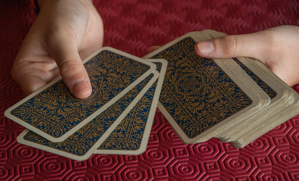 Reading Tarot with a vintage deck