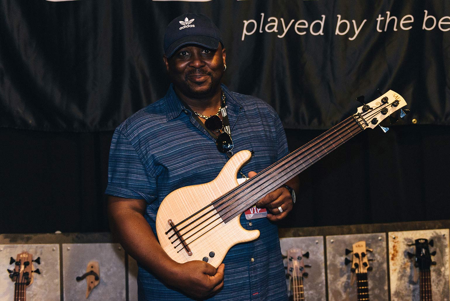 Freddie Flewelen (Al McKay Allstars, Paul Jackson Jr.) with a U•Bass at the Kala booth at Bass Player LIVE! 2017