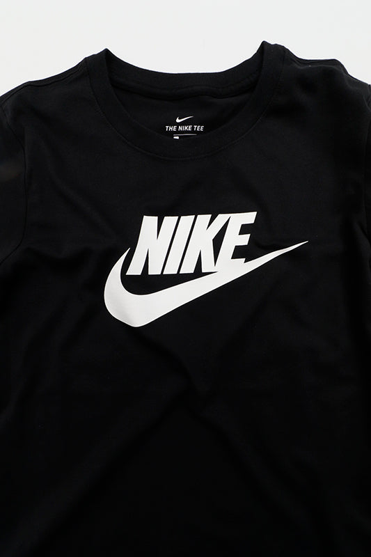 black nike t