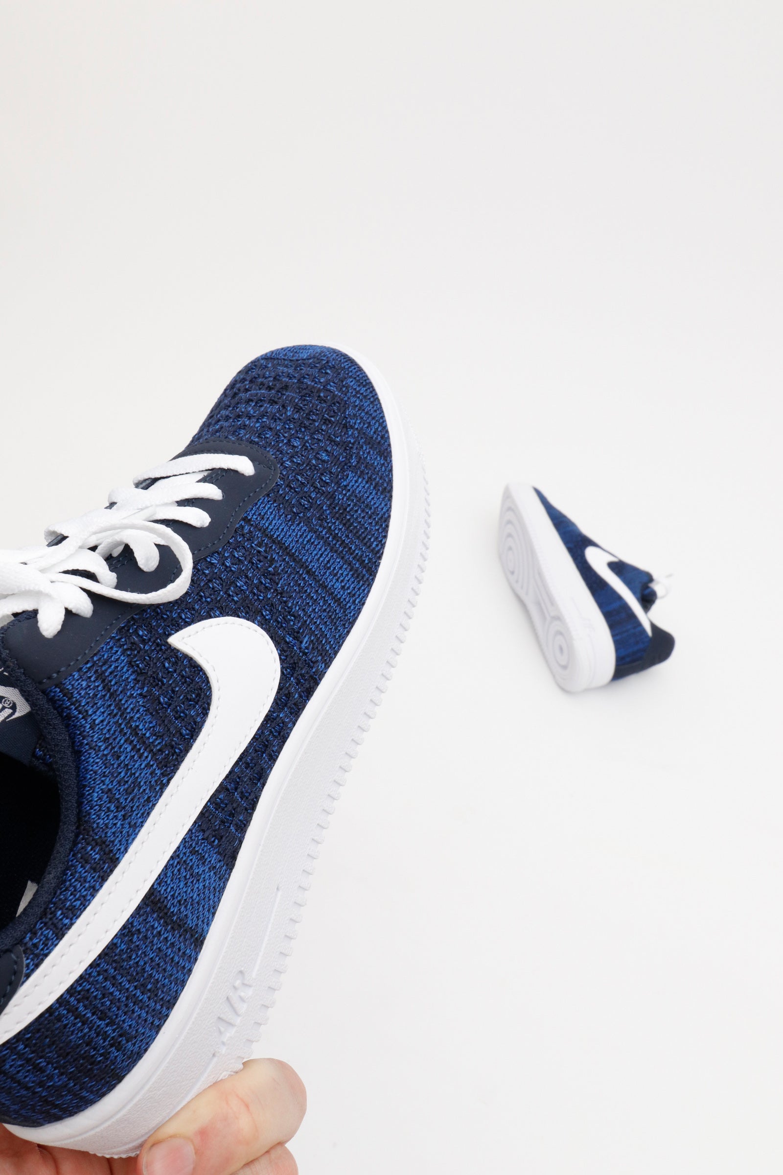 nike air force 1 flyknit navy