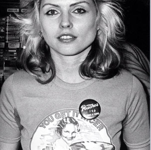 Debbie harry wearing Peaches Badge