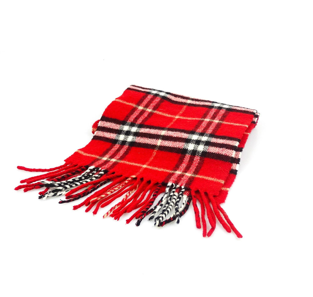 white plaid burberry scarf