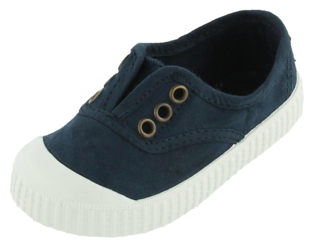 boys slip on canvas shoes