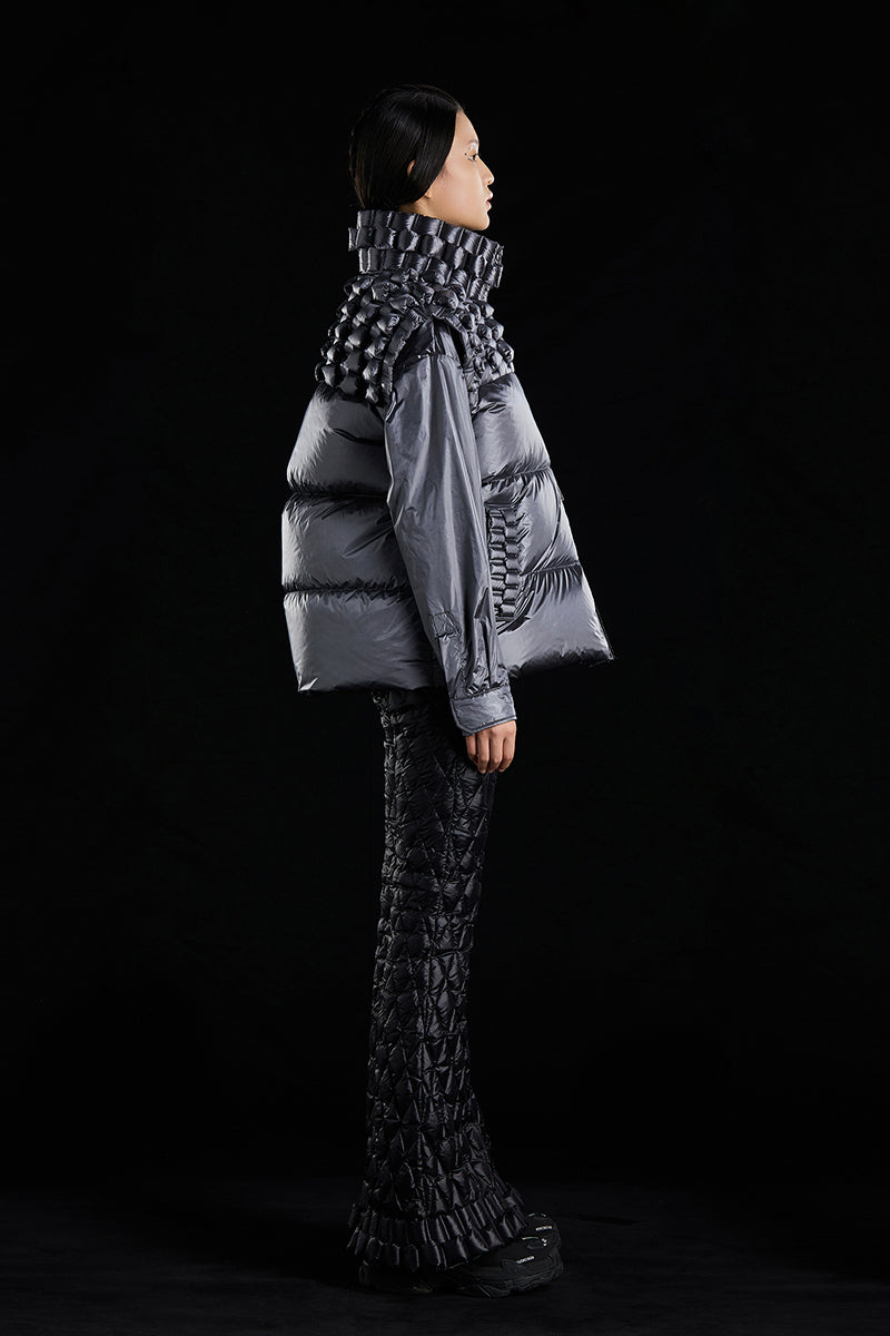 5-DIMENSIONAL CROCODILE DECORATIVE GOOSE DOWN VEST