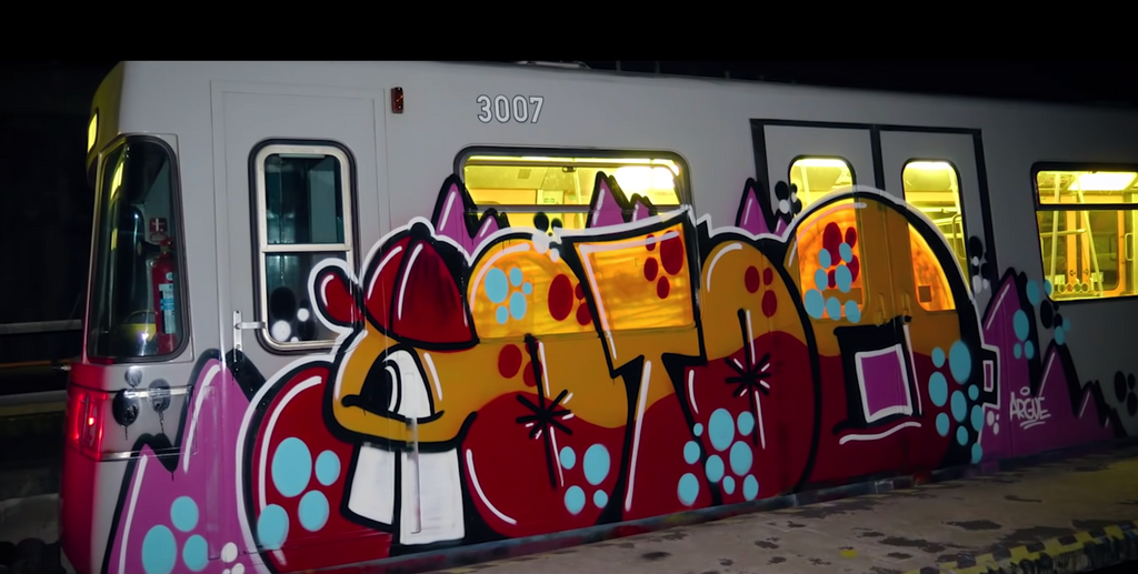 gotoo train graffiti