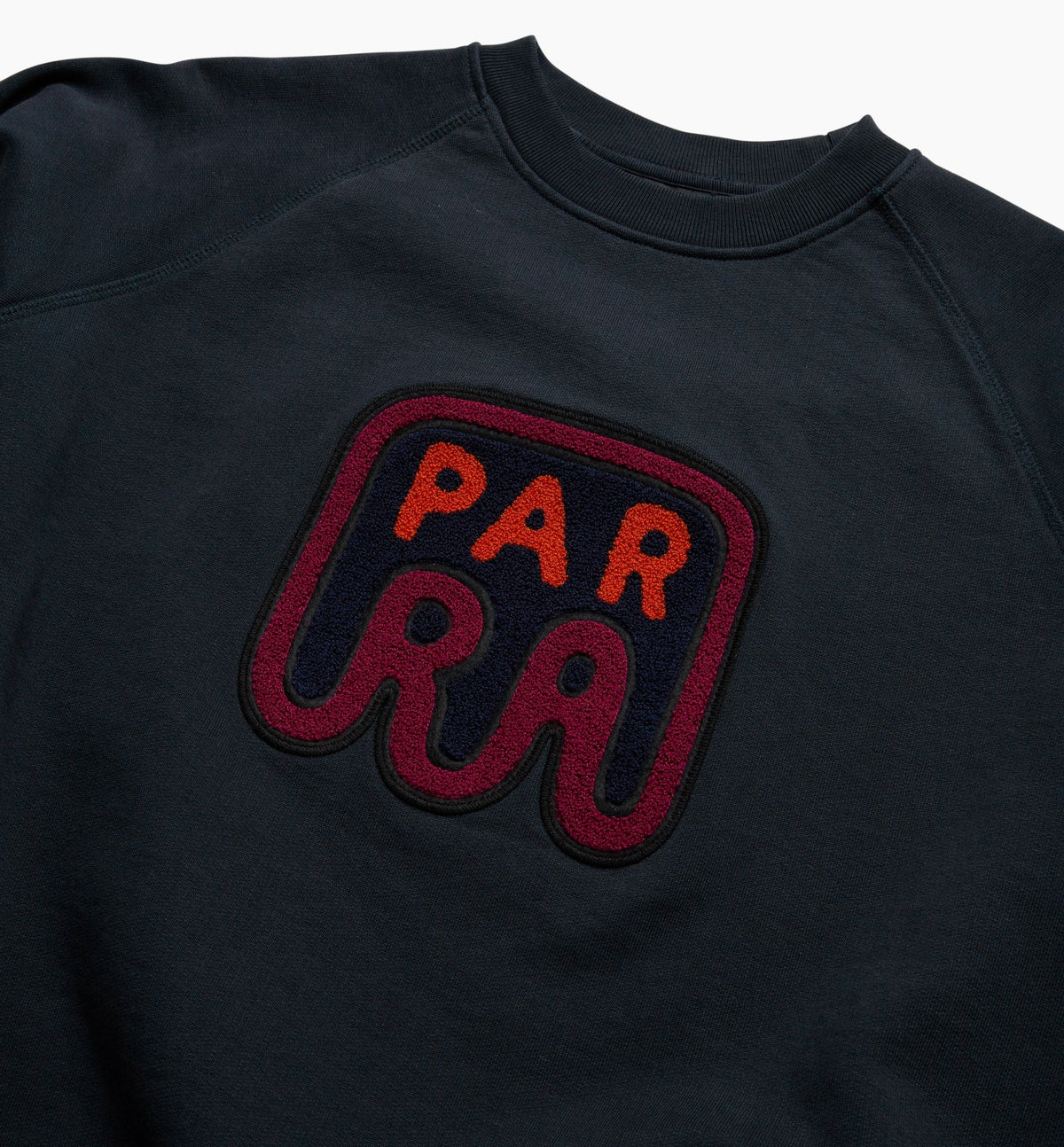 BY PARRA FASTO FOOD LOGO CREW NECK SWEATSHIRT