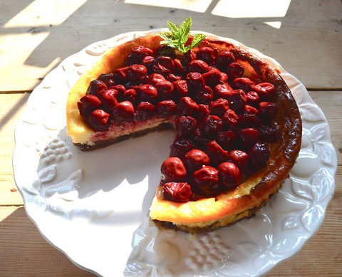 Morello Cherry cheesecake with amaretti crust
