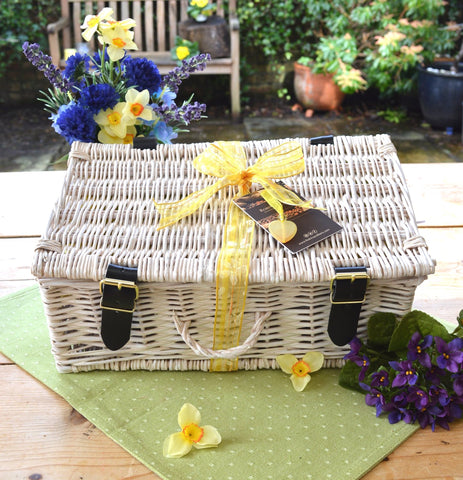 wedding gift guide luxury chocolate hampers