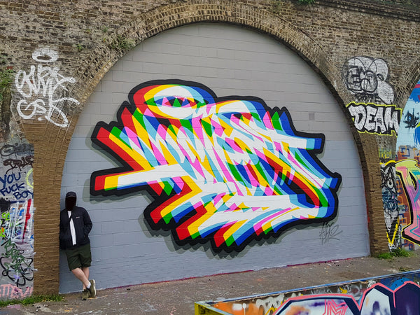 ACHES Graffiti Artist - Mural blur effect