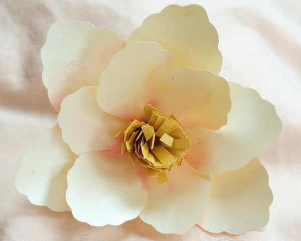 Handmade paper magnolias by Lacerlot