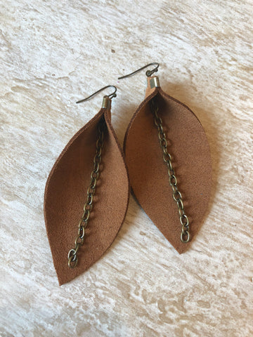 The Chain Pinched Earrings