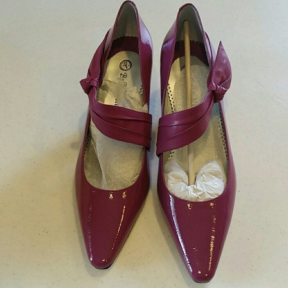 plum pumps shoes