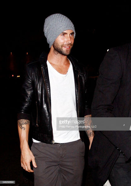 https://www.gettyimages.co.uk/detail/news-photo/los-angeles-oct-01-2009-adam-levine-arrives-at-the-bazaar-news-photo/546293894