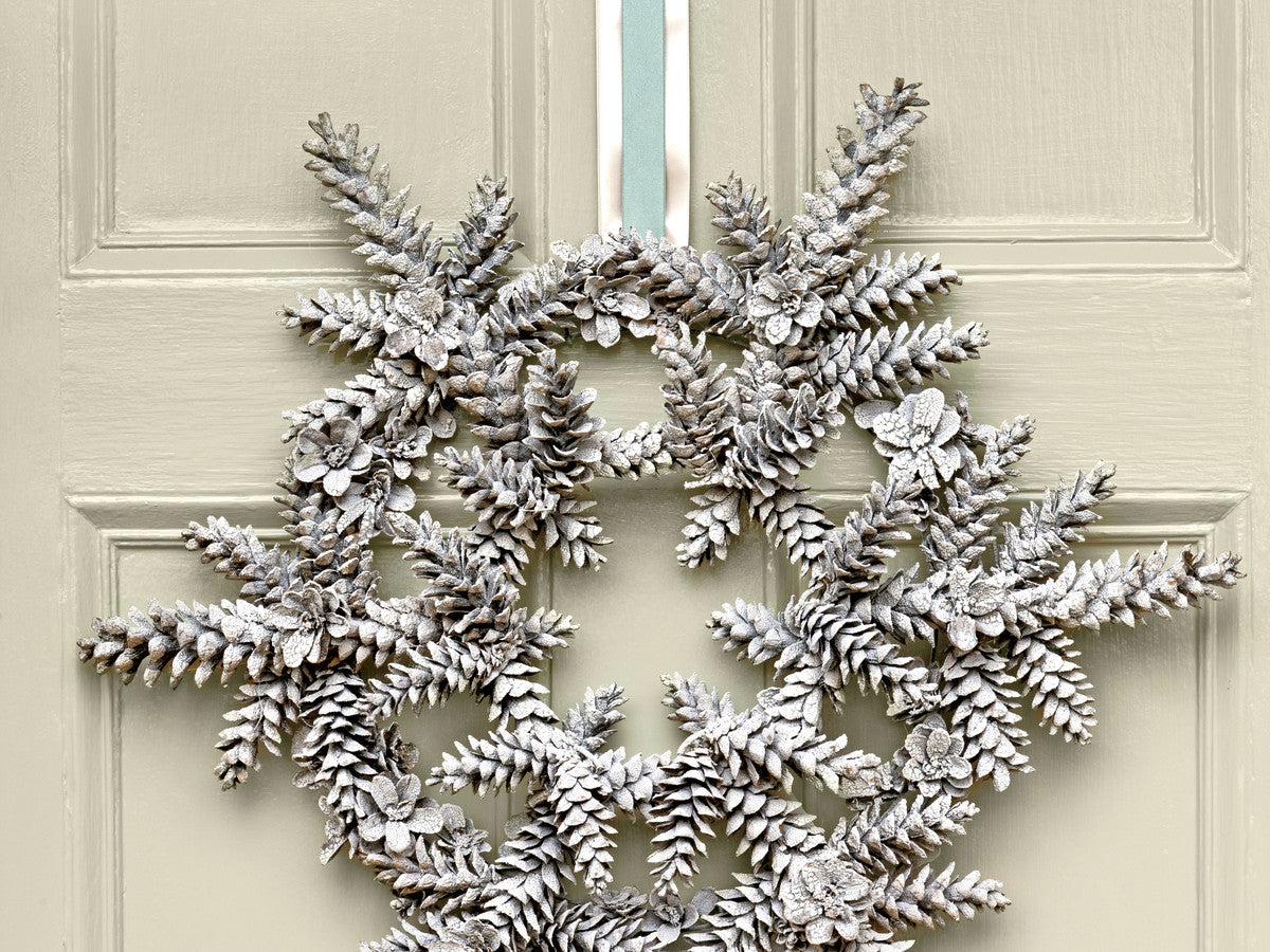 DIY Snowflake Pinecone Wreath - Pretty Collected