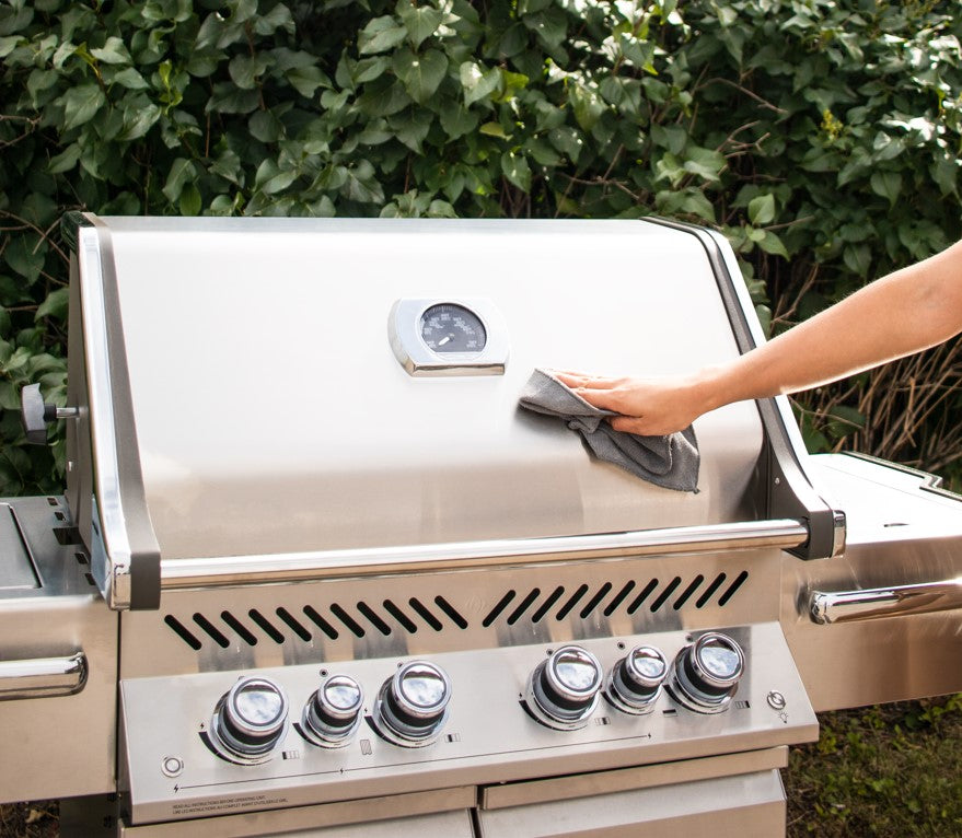 Bederven werkzaamheid In de omgeving van How to Deep Clean Your Barbecue in 10 Steps