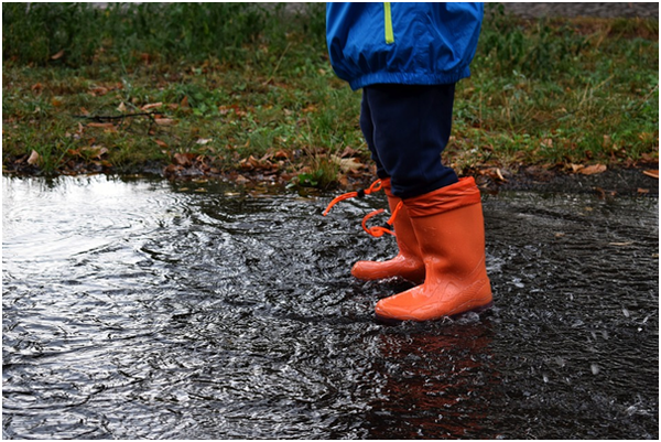 splashing in the rainwater harvesting