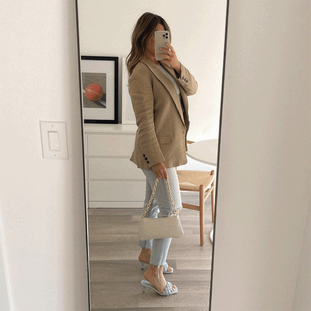 What's In Stephanie Gee's Bag