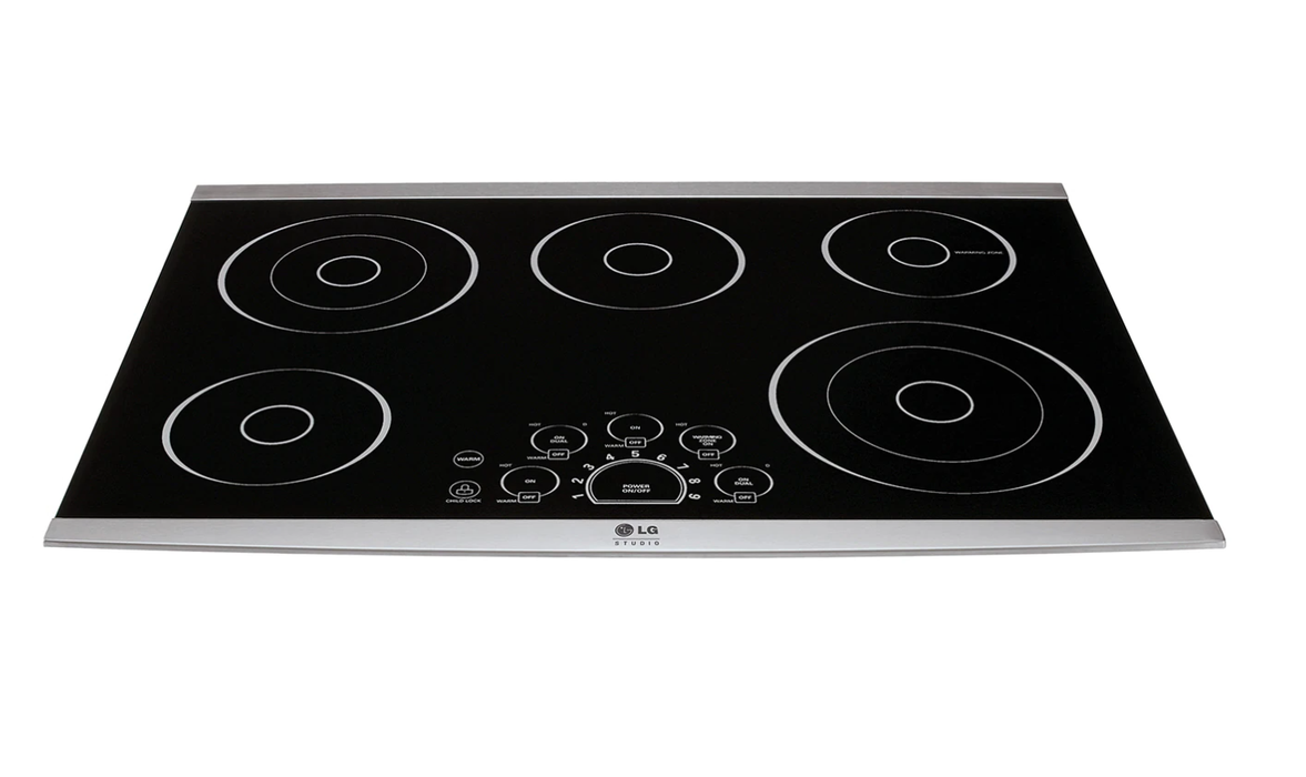 LG STUDIO- 30” Radiant Cooktop LSCE305ST (May be Missing Mounting Parts)
